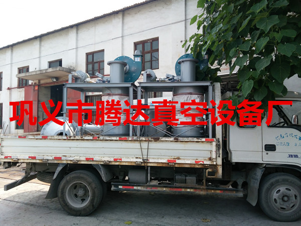 汽車散裝機(jī)發(fā)貨現(xiàn)場(chǎng)